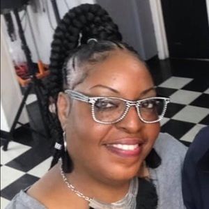 Meet your Posher, Stacy